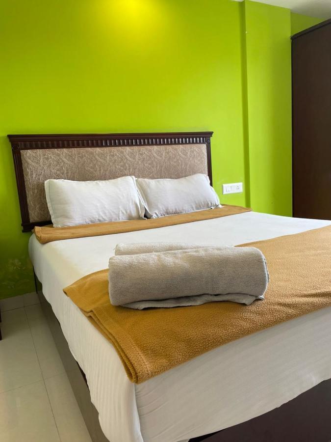 Temple Plaza Kochi Hotel Chottanikara Екстериор снимка