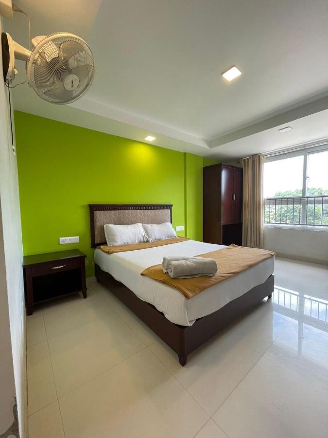 Temple Plaza Kochi Hotel Chottanikara Екстериор снимка