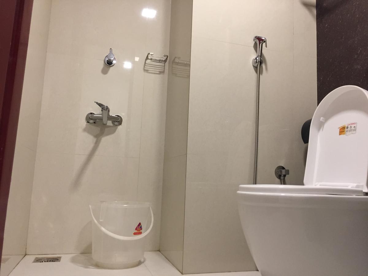 Temple Plaza Kochi Hotel Chottanikara Екстериор снимка
