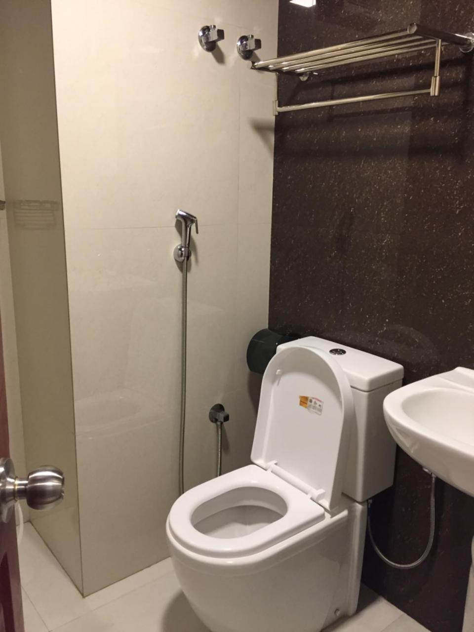 Temple Plaza Kochi Hotel Chottanikara Екстериор снимка