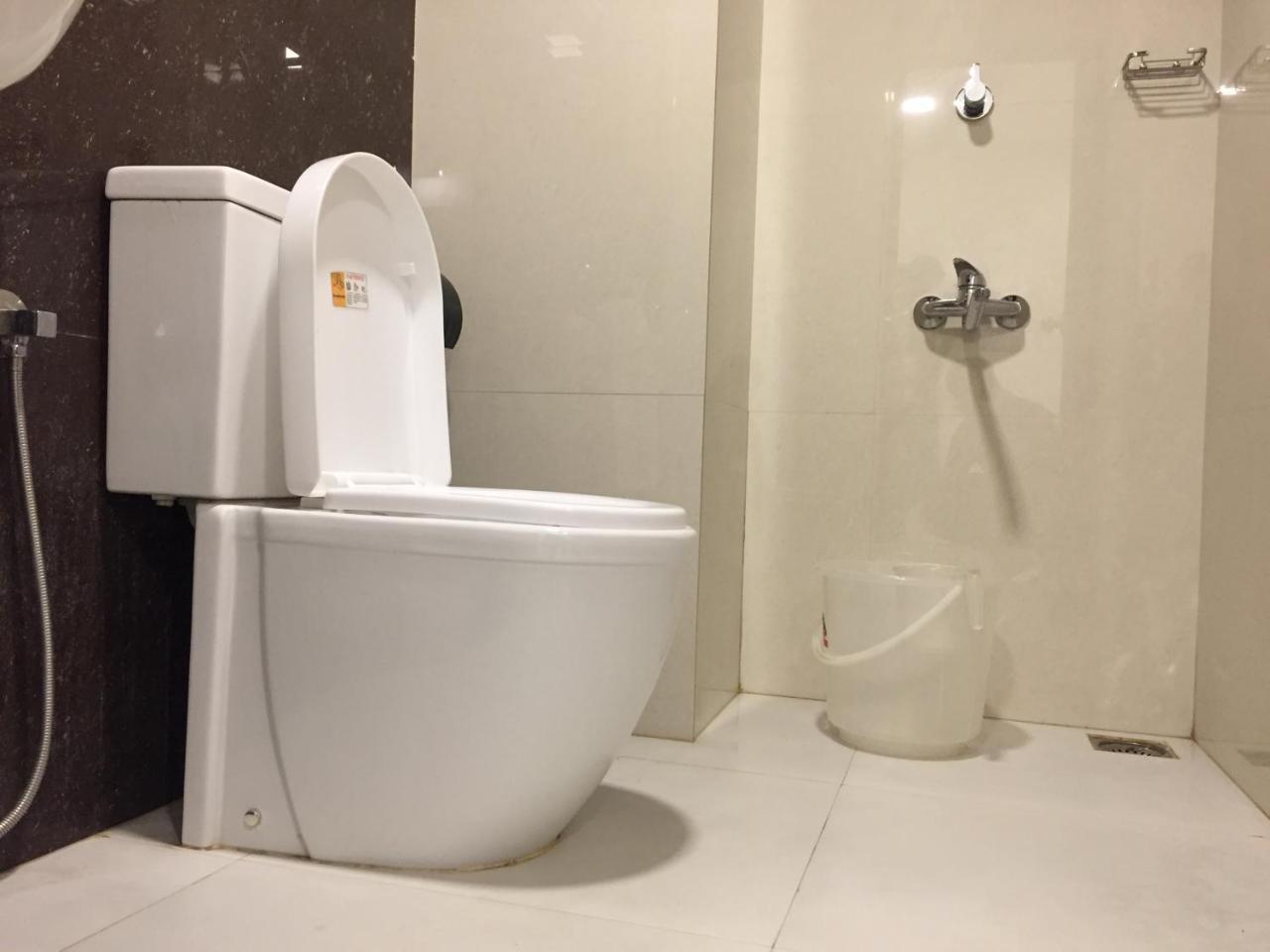 Temple Plaza Kochi Hotel Chottanikara Екстериор снимка
