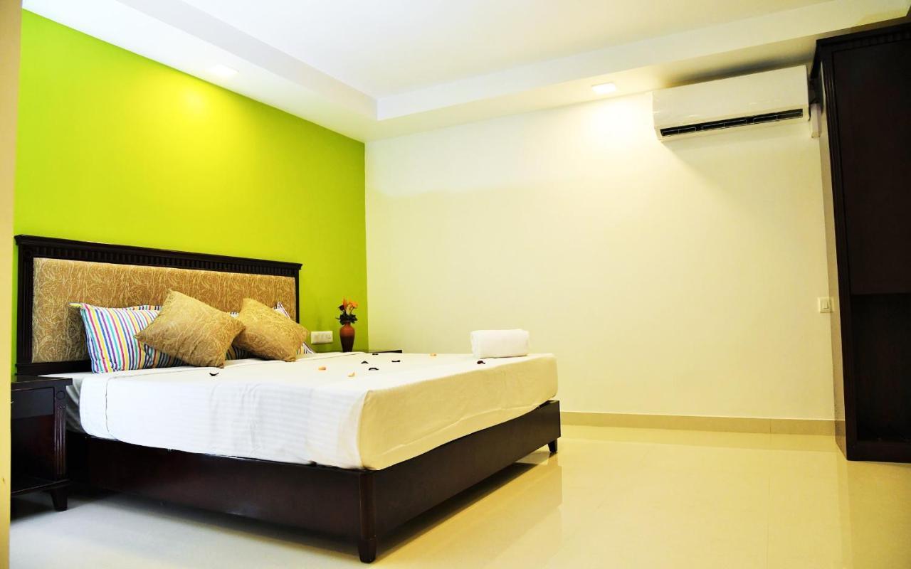 Temple Plaza Kochi Hotel Chottanikara Екстериор снимка